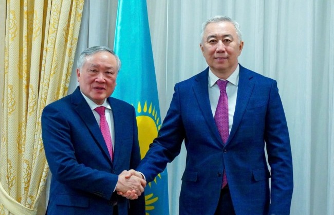 Kazakhstan sẵn sàng thúc thúc đẩy hợp tác, kết nối với với Việt Nam trong phát triển trung tâm tài chính quốc tế