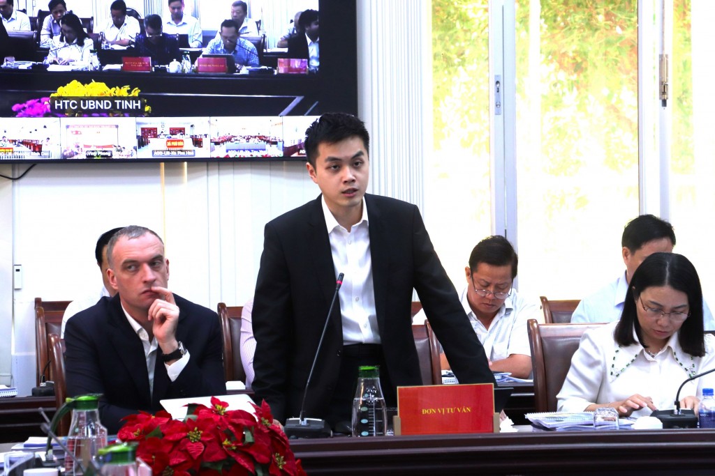 Đơn vị tư vấn báo cáo tại Hội nghị. Ảnh: Như Ngọc Đơn vị tư vấn báo cáo tại Hội nghị. Ảnh: Như Ngọc