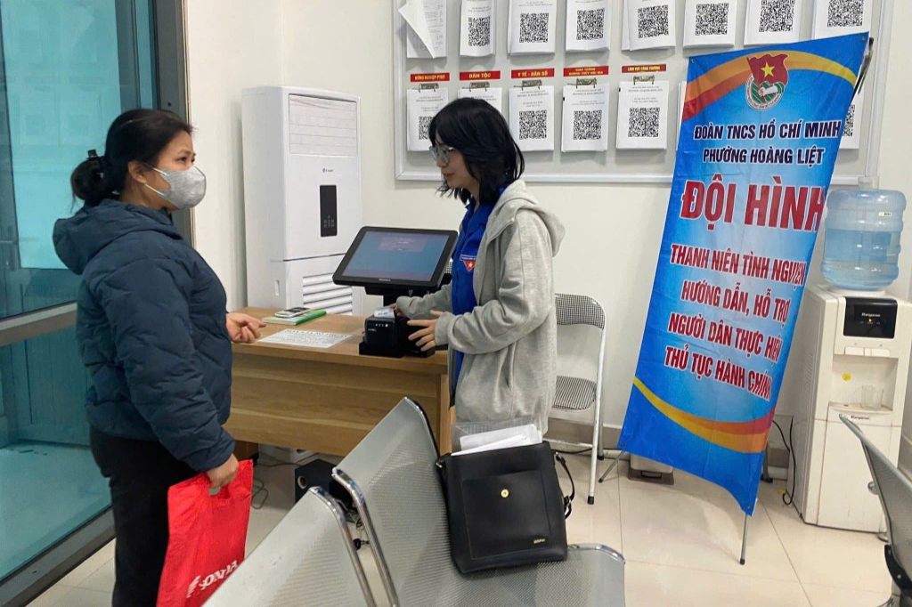 Nhặt được 28,5 triệu đồng, nữ đoàn viên trả lại người đánh rơi Nhặt được 28,5 triệu đồng, nữ đoàn viên trả lại người đánh rơi