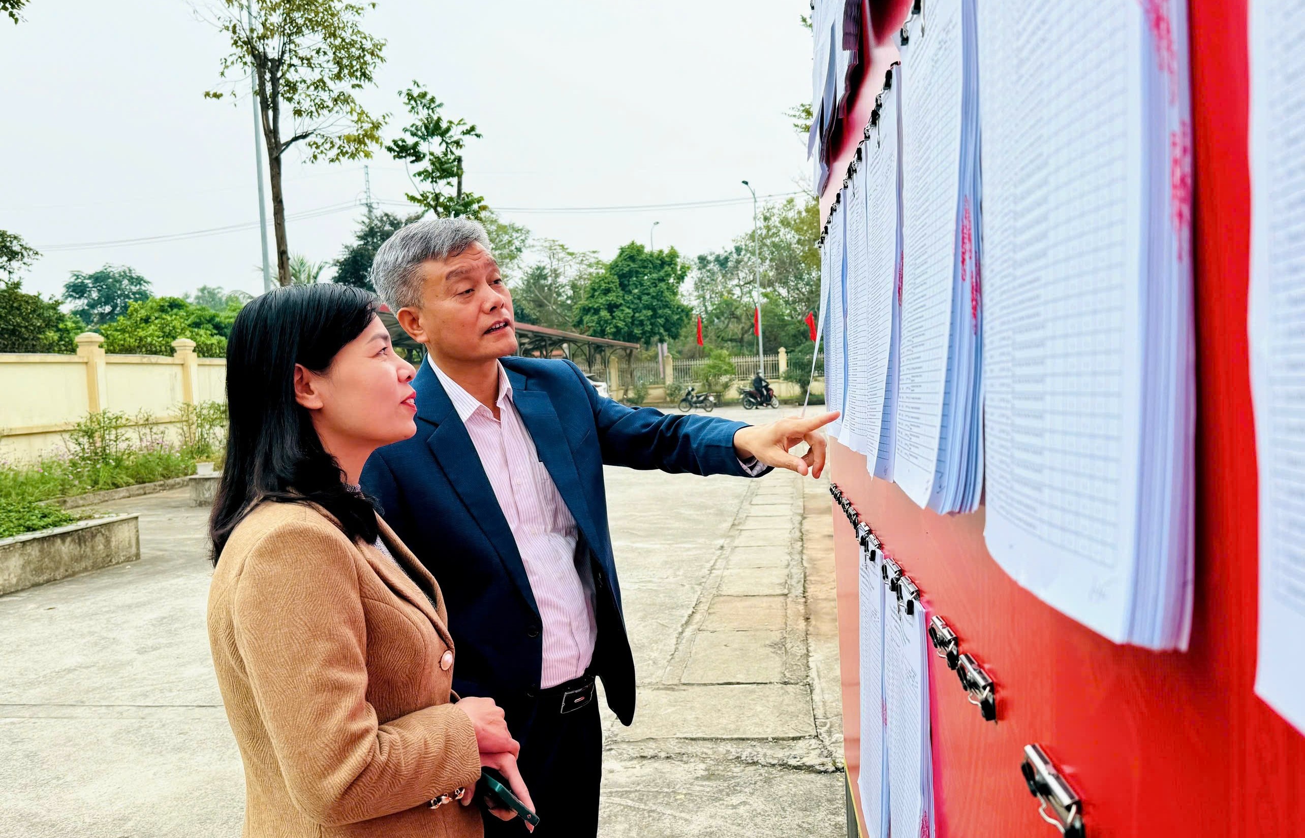 Hoàn thành niêm yết danh sách cử tri tại 100% khu vực bỏ phiếu