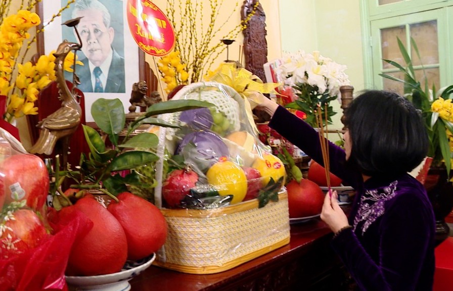 Lãnh đạo TP Hà Nội thăm, chúc Tết gia đình cố Tổng Bí thư Lê Duẩn