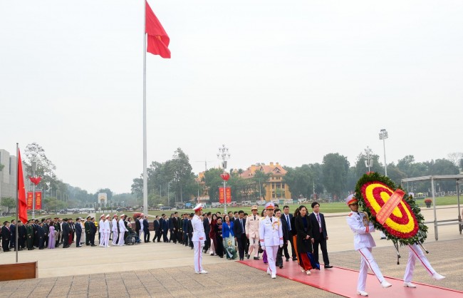 96 Bí thư Chi bộ tiêu biểu vào Lăng viếng Bác