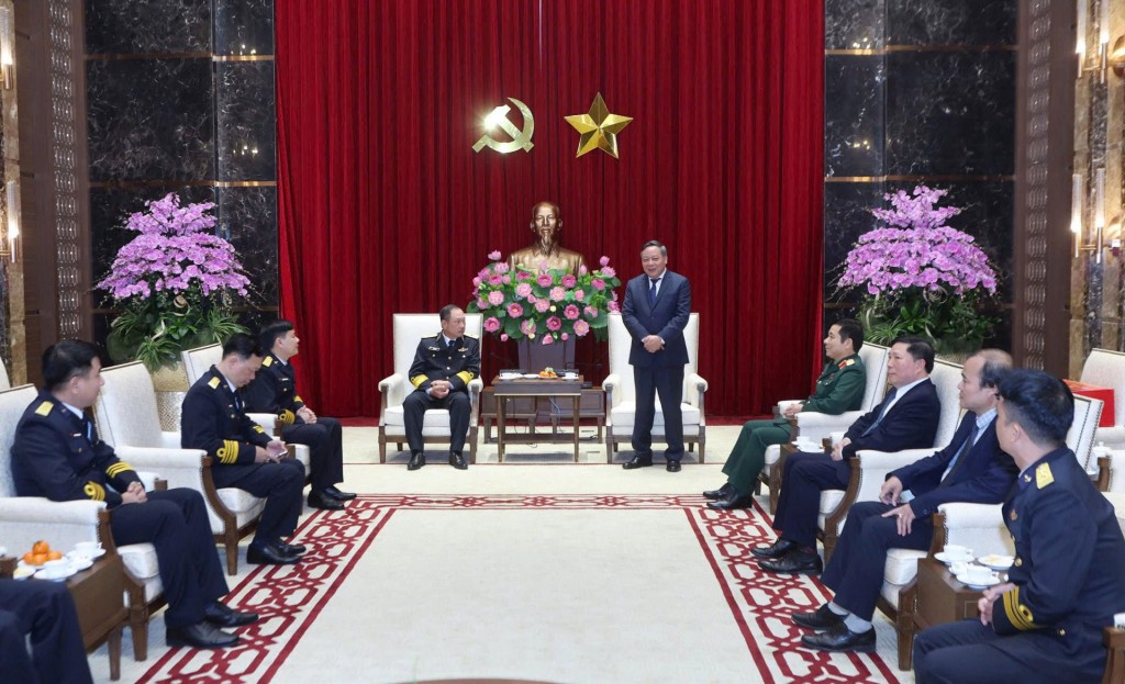 Đoàn công tác Quân chủng Hải quân thăm, chúc Tết TP Hà Nội