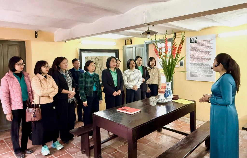 Nông dân Thủ đô tham quan, học tập chuyên đề tại các địa chỉ đỏ