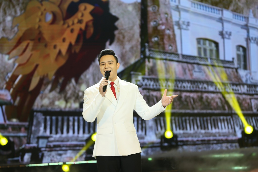 Niềm tin vững chắc vào tương lai tươi sáng của đất nước Niềm tin vững chắc vào tương lai tươi sáng của đất nước