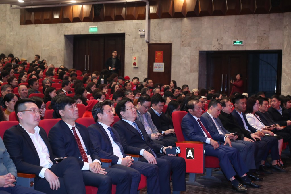 Các vị đại biểu tham dự chương trình Các vị đại biểu tham dự chương trình