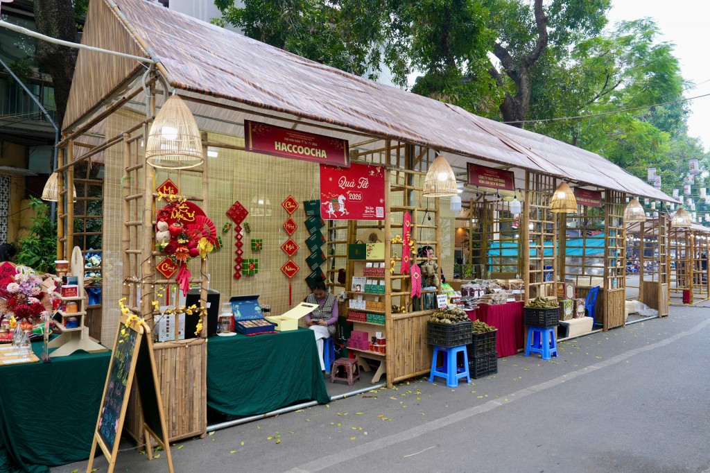 Độc đáo Chợ hoa Xuân Phố cổ 2026 đón Tết Bính Ngọ