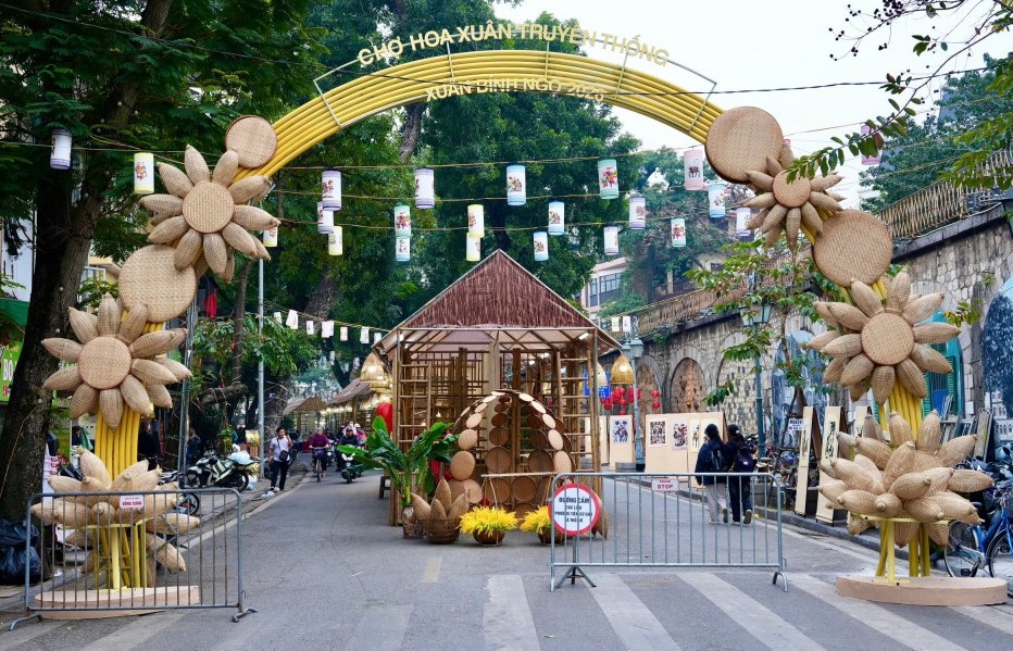 Độc đáo Chợ hoa Xuân Phố cổ 2026 đón Tết Bính Ngọ