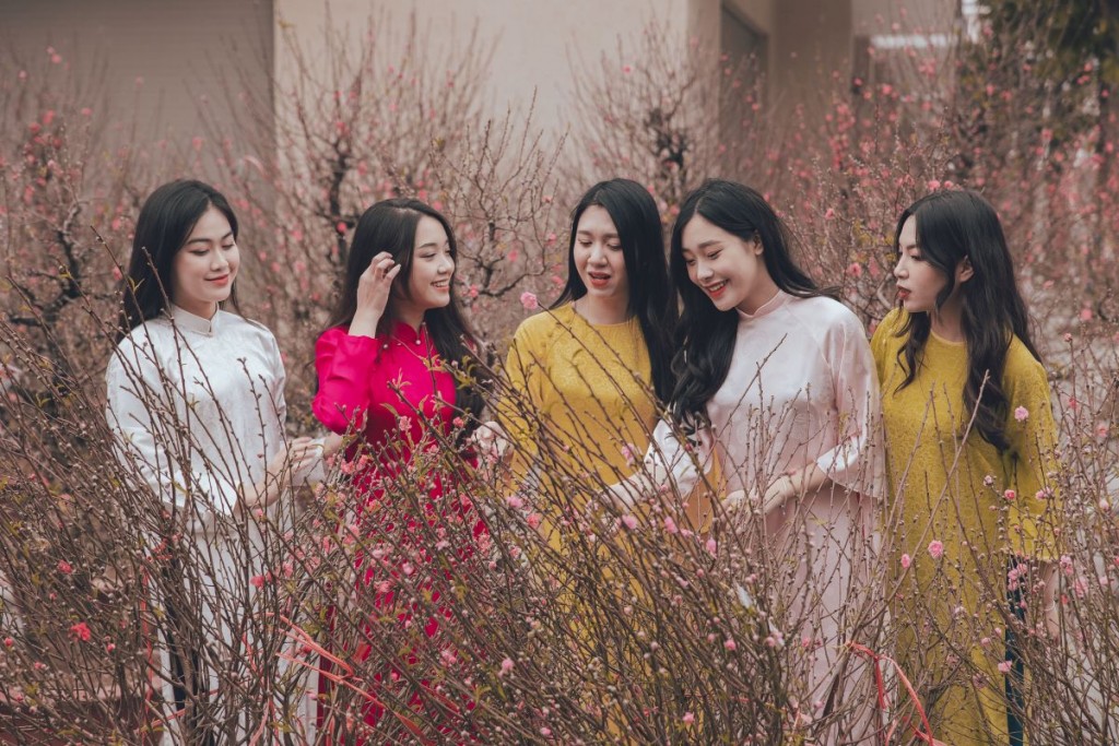 Đường hoa đào – mai rực rỡ sẽ là một trong những điểm check-in không thể bỏ lỡ tại Lễ hội Xuân - Green Paradise Tet Fest