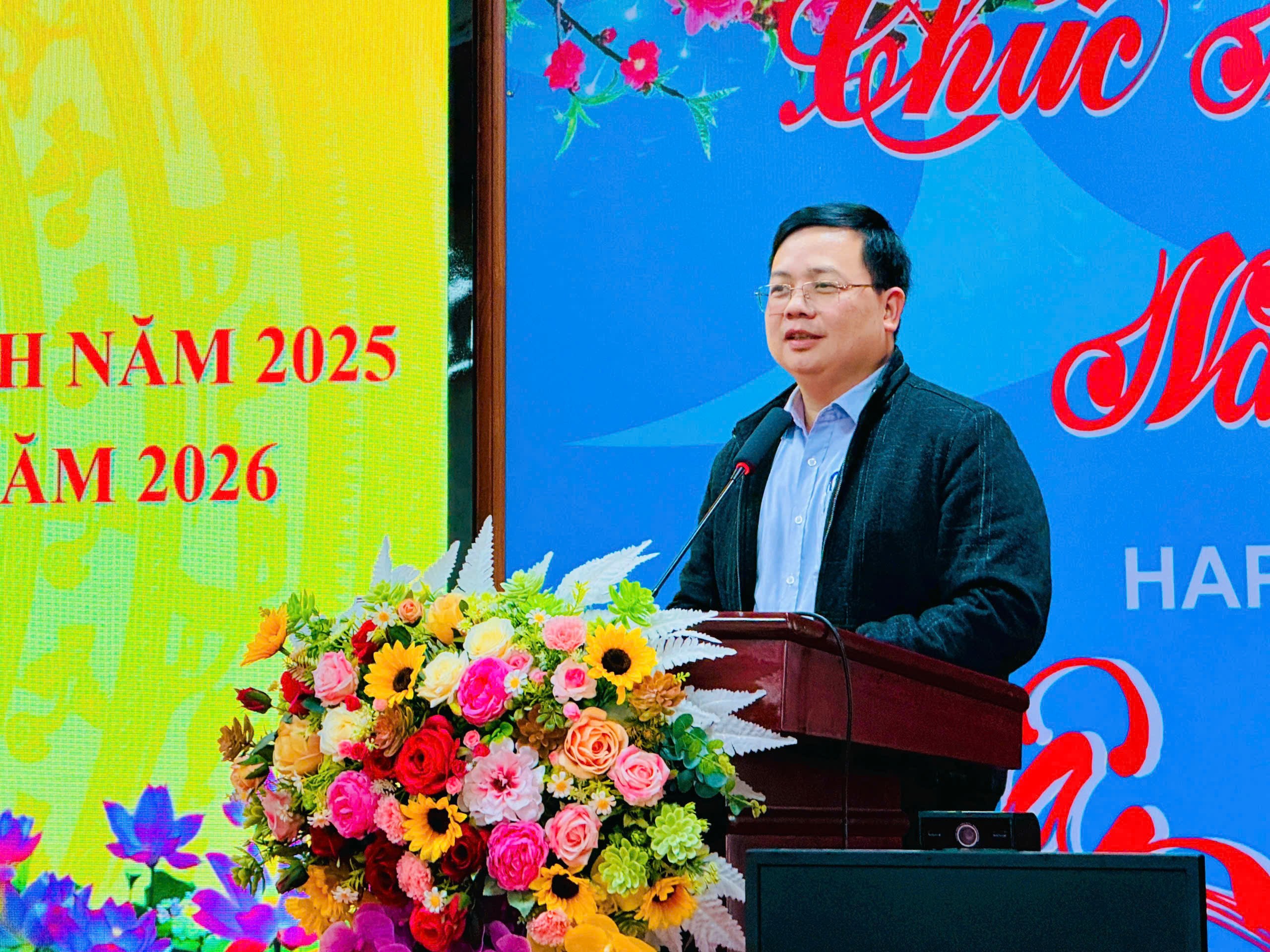 Khen thưởng 13 tập thể, cá nhân tiêu biểu trong công tác tín dụng