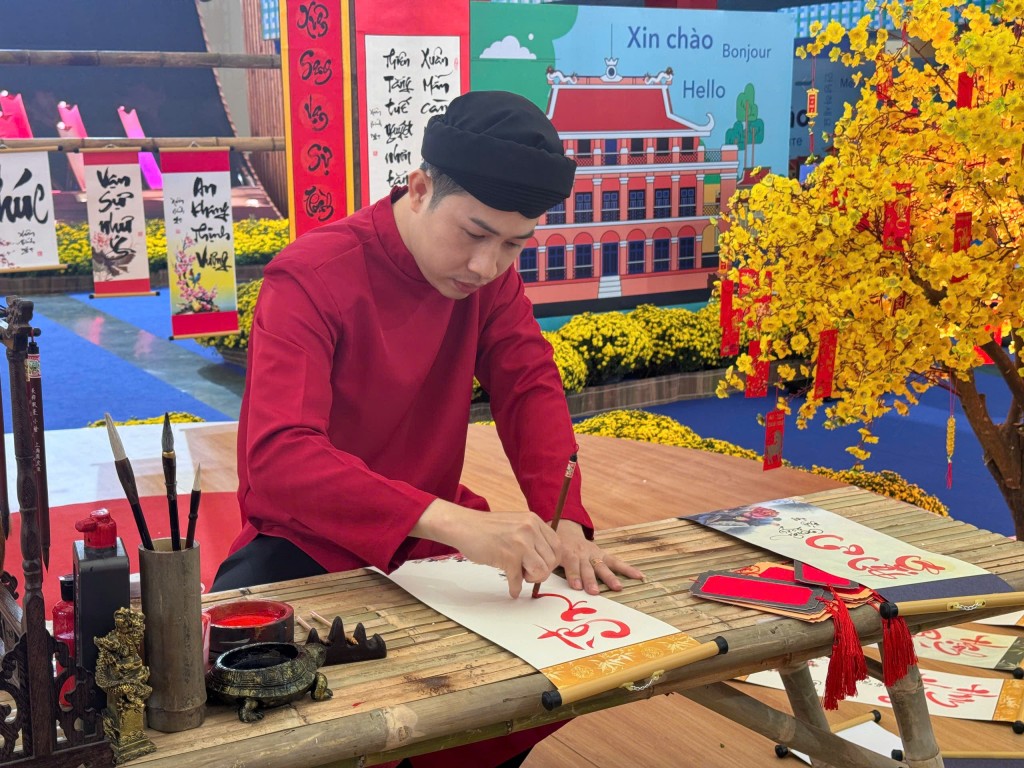 Nhiều chương trình nghệ thuật, trải nghiệm đặc sắc tại Hội chợ Mùa Xuân