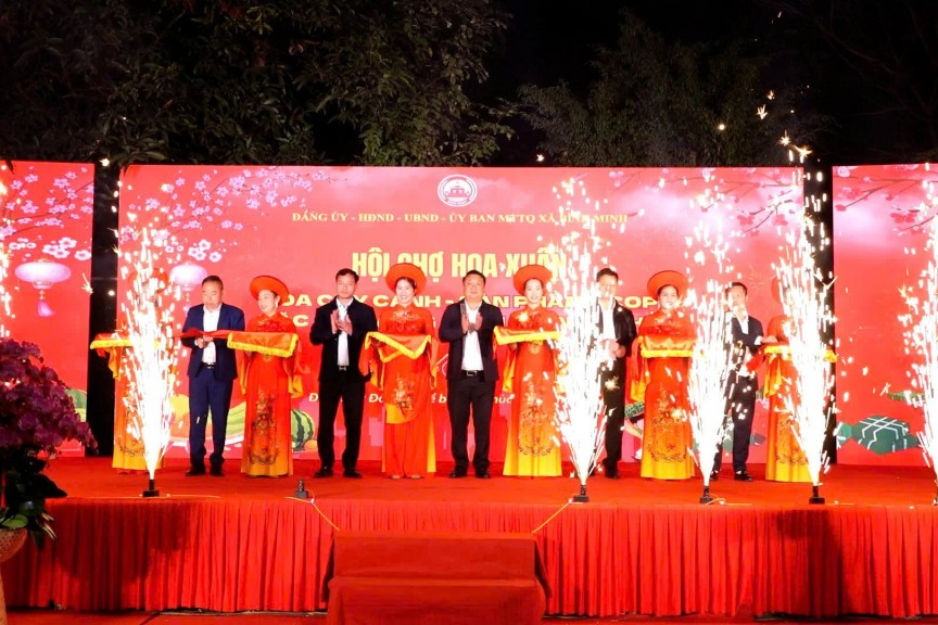 Chính quyền cơ sở chung tay mang Tết an lành đến Nhân dân