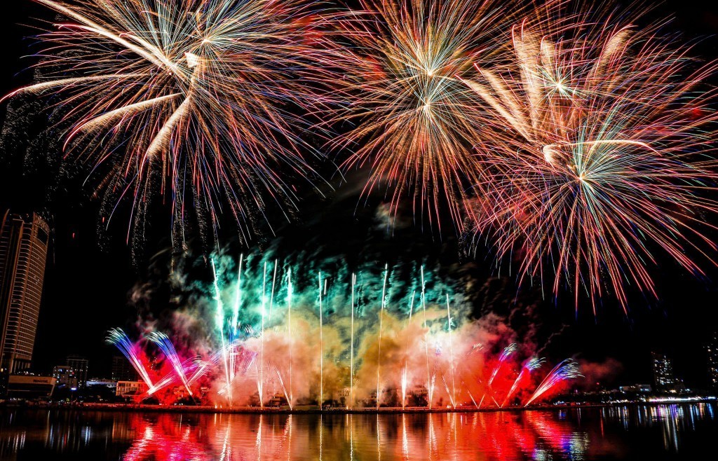 Đà Nẵng: Bắn pháo hoa tại 6 điểm đêm Giao thừa Tết Bính Ngọ