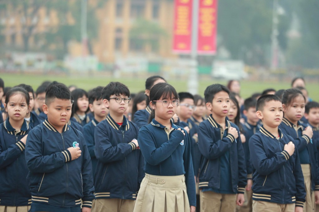 Xúc động lễ kết nạp đội viên của thầy trò trường Đoàn Thị Điểm