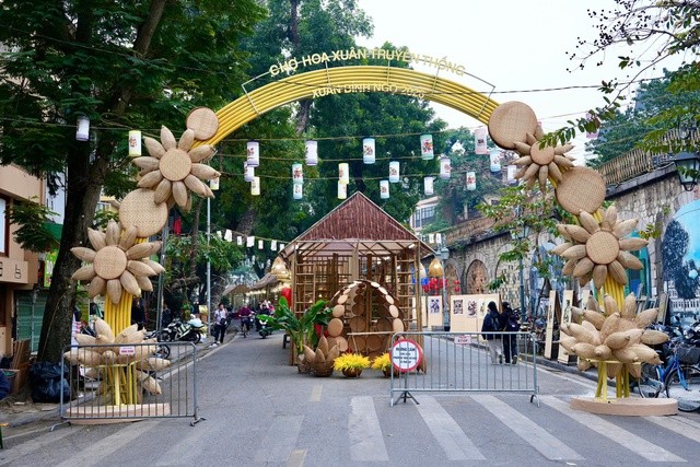 Đảm bảo an ninh trật tự, an toàn giao thông quanh chợ hoa xuân