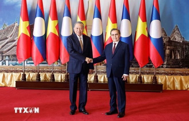 Việt Nam-Lào nhất trí làm sâu sắc nội hàm “gắn kết chiến lược” giữa hai nước