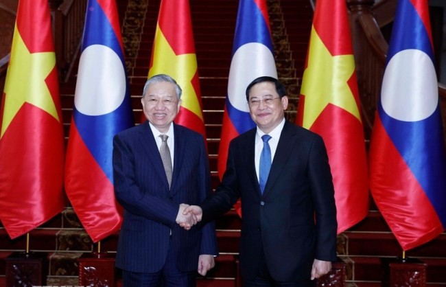 Việt Nam-Lào đẩy mạnh hợp tác toàn diện, tăng cường gắn kết chiến lược