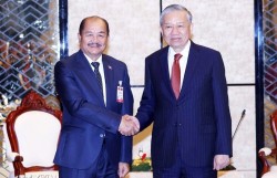 Củng cố đoàn kết đặc biệt Việt Nam-Lào qua kênh Mặt trận và ngoại giao nhân dân