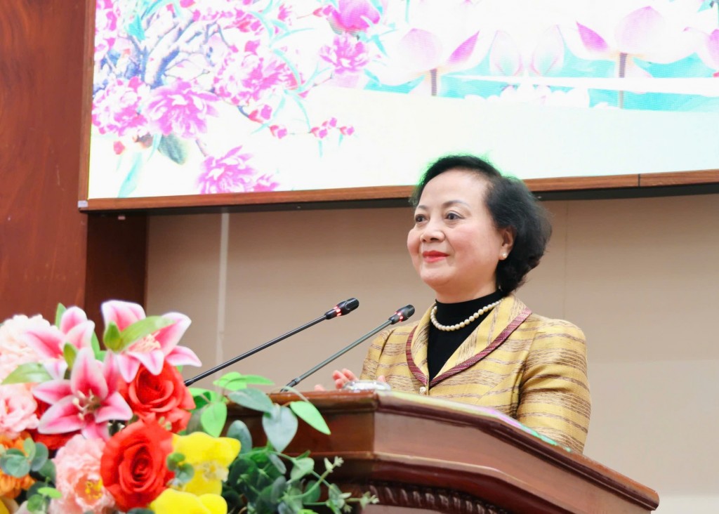 Phó Thủ tướng Phạm Thị Thanh Trà gửi lời thăm hỏi ân cần và chúc mừng năm mới sức khỏe, hạnh phúc, an khang, thành công tới các gia đình chính sách, công nhân lao động và bà con nhân dân Đồng Tháp - Ảnh: VGP/Thu Giang