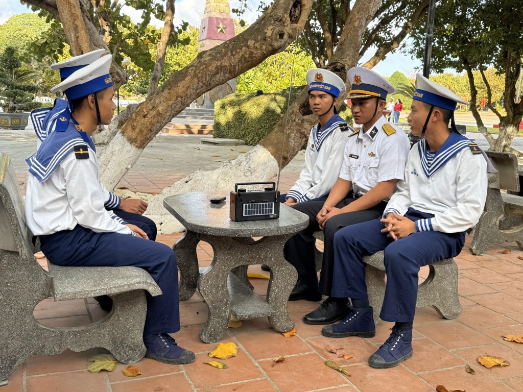 Từ mạch nguồn Thăng Long đến nhịp sóng Trường Sa