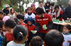 Cardina Giving: Hành trình mang "Điều tử tế bay xa và còn mãi" sưởi ấm mùa đông Y Tý