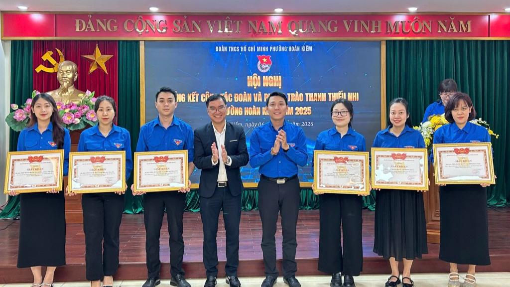 Tuổi trẻ Hoàn Kiếm thi đua cao điểm chào mừng bầu cử Quốc hội