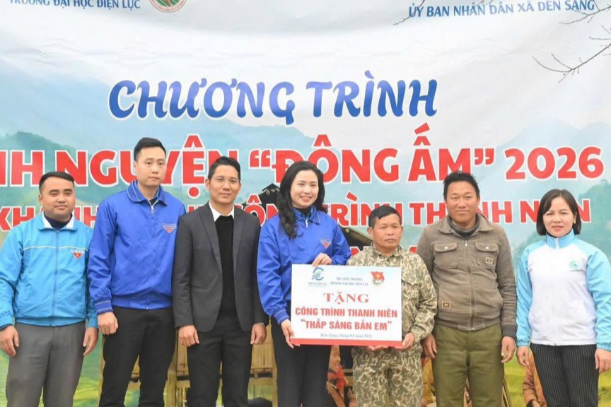 Những bước chân tình nguyện nối dài yêu thương tới các vùng đất khó