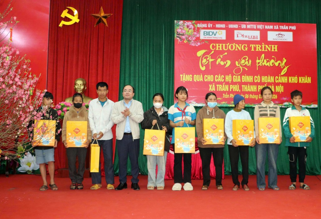 “Tết ấm yêu thương” về với xã Trần Phú trong những ngày giáp Tết