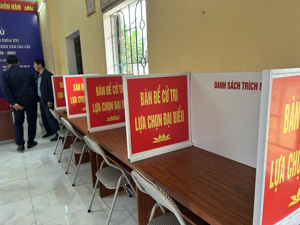 Xã Trần Phú kiểm tra danh sách cử tri và khu vực bỏ phiếu chuẩn bị bầu cử 2026-2031