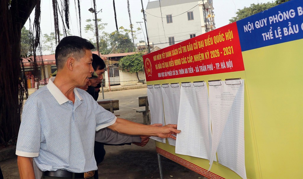 Xã Trần Phú kiểm tra danh sách cử tri và khu vực bỏ phiếu chuẩn bị bầu cử 2026 - 2031