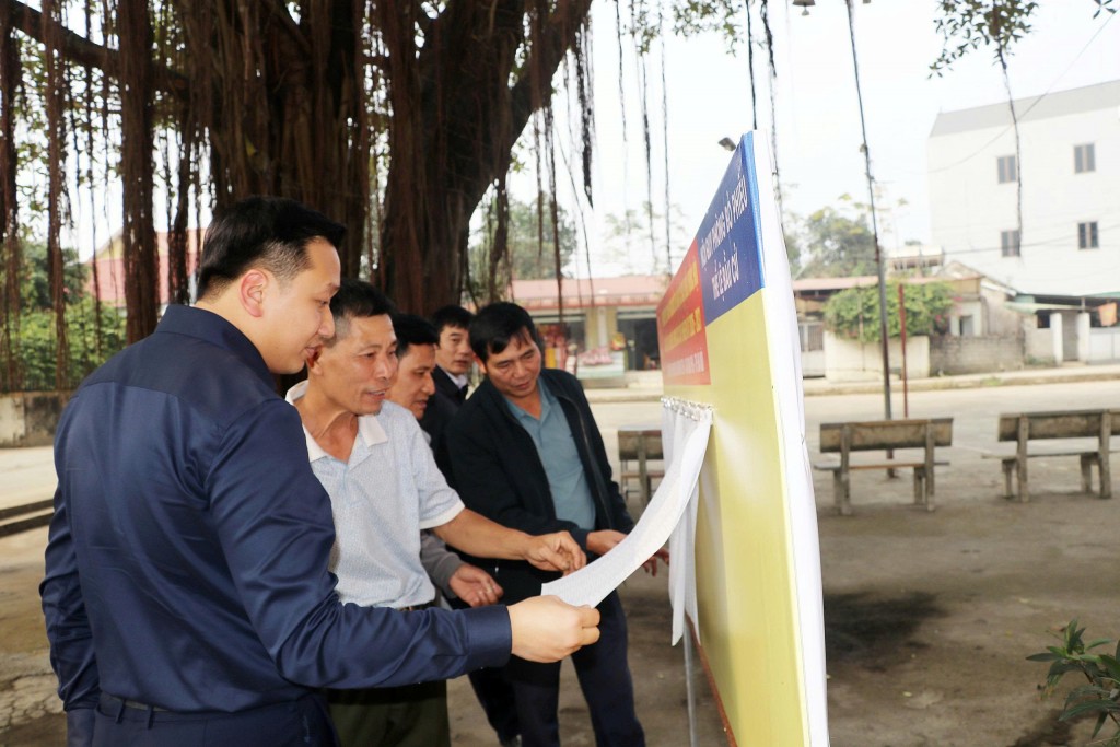 Xã Trần Phú kiểm tra danh sách cử tri và khu vực bỏ phiếu chuẩn bị bầu cử 2026 - 2031