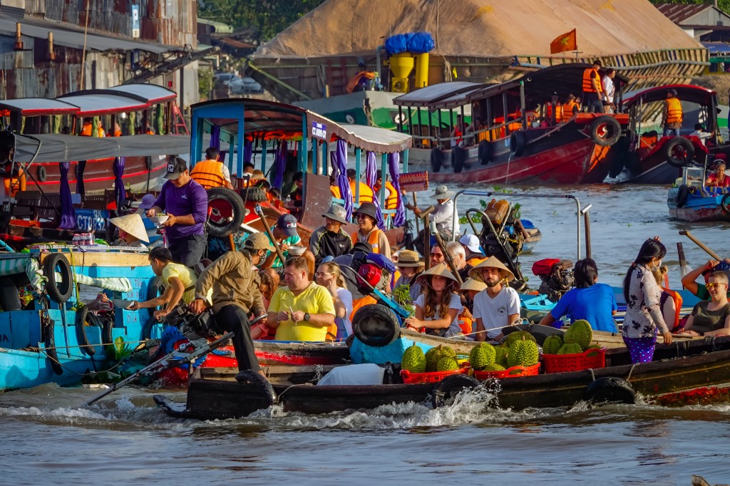 Thương mại, dịch vụ và du lịch tiếp tục khởi sắc, góp phần tạo sức bật cho kinh tế Cần Thơ trong hành trình phát triển đô thị hiện đại