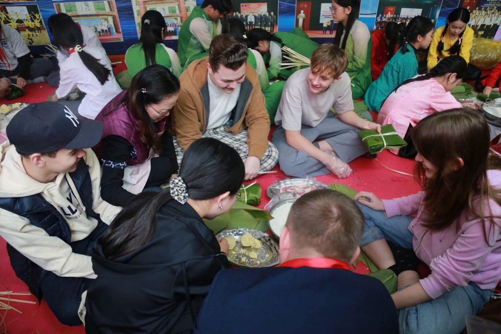 Rộn ràng ngày hội “Thiếu nhi Thủ đô tỏa sáng