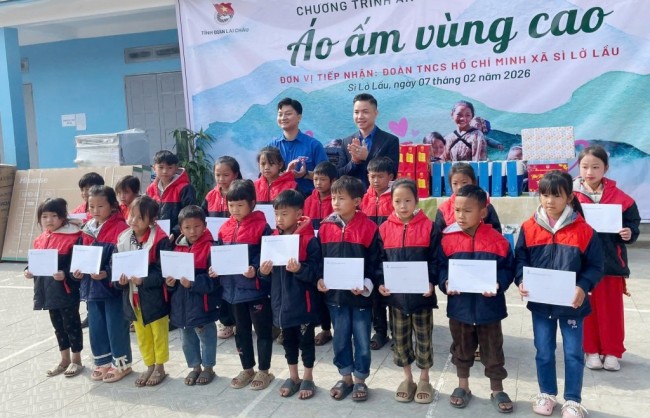 Nghĩa tình từ những người dầu khí