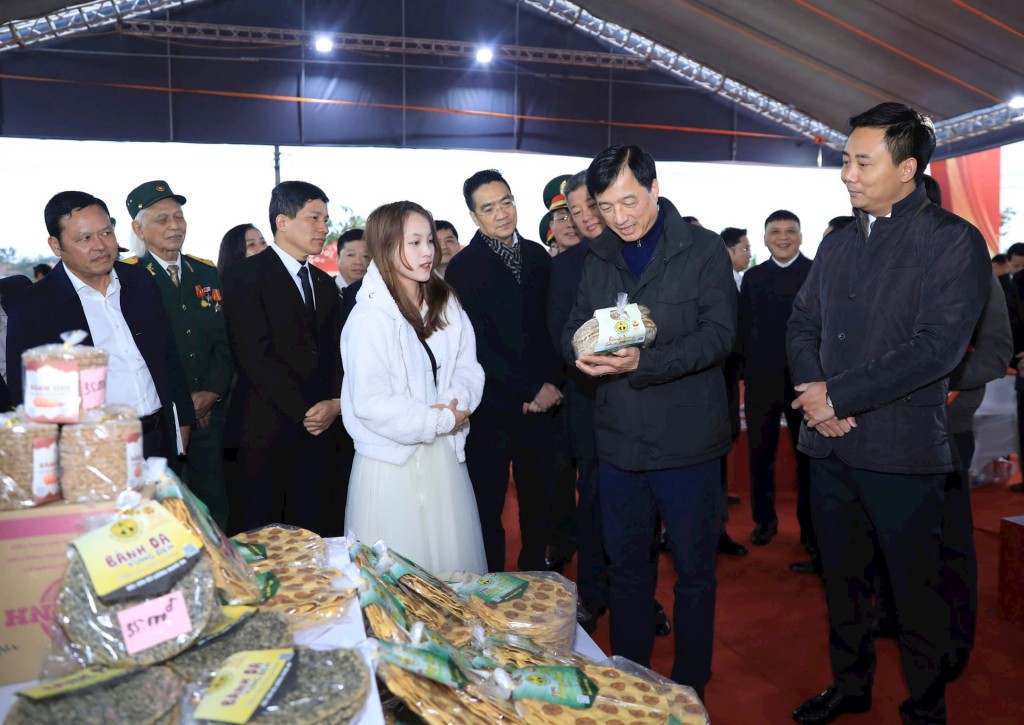 Phát triển xã Minh Châu ngày càng giàu đẹp, Nhân dân ấm no, hạnh phúc