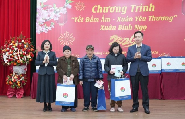 Huy động hơn 500 triệu đồng chăm lo Tết cho người yếu thế