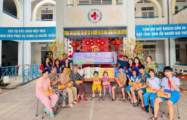 MM Mega Market mang Tết ấm đến hơn 2.000 hoàn cảnh khó khăn