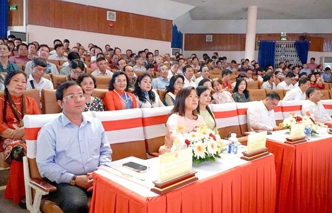 Cần Thơ tri ân văn nghệ sĩ, báo chí, huấn luyện viên, vận động