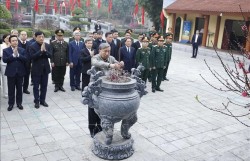 Tổng Bí thư Tô Lâm dâng hương tưởng niệm các đồng chí lãnh đạo tiền bối