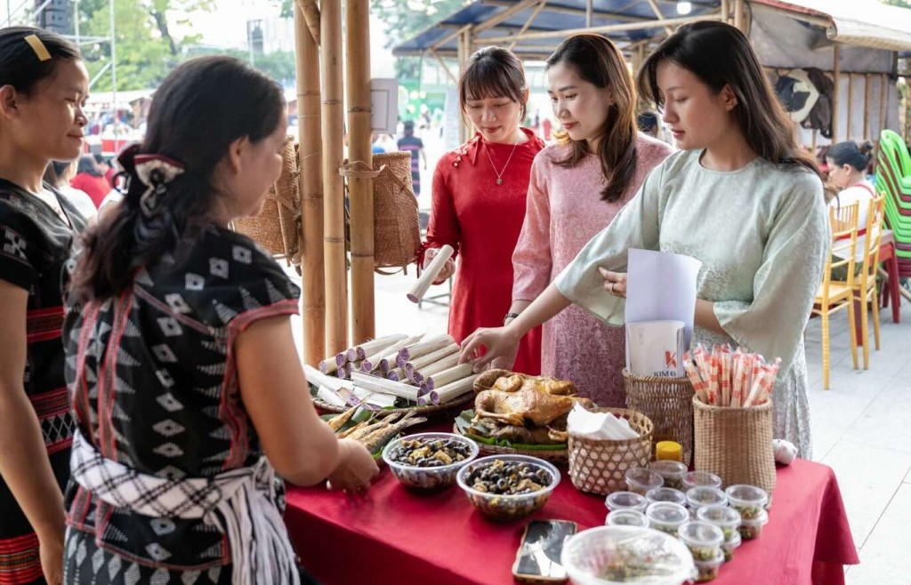 Cẩm nang trải nghiệm trọn vẹn vị Tết từ Booking.com