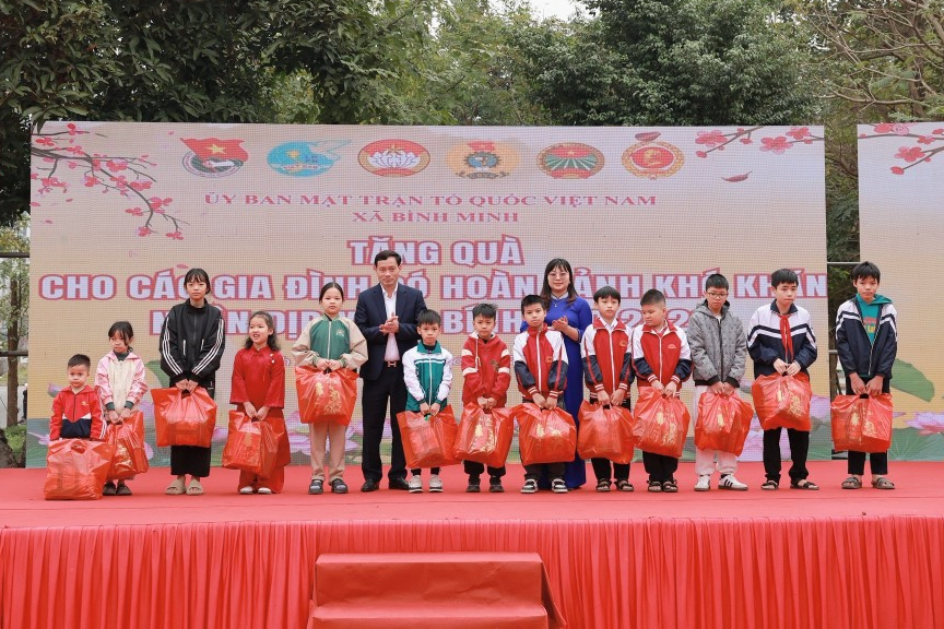 Tết nghĩa tình từ trái tim những người trẻ