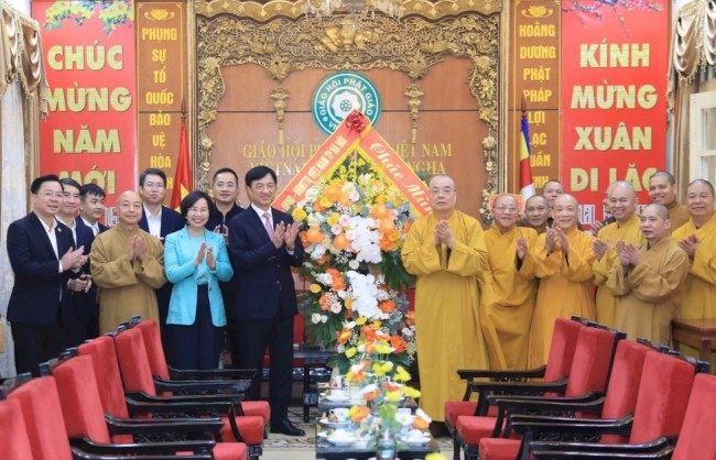 Bí thư Thành ủy Nguyễn Duy Ngọc thăm, chúc Tết Giáo hội Phật giáo Việt Nam và các đơn vị quân đội, công an