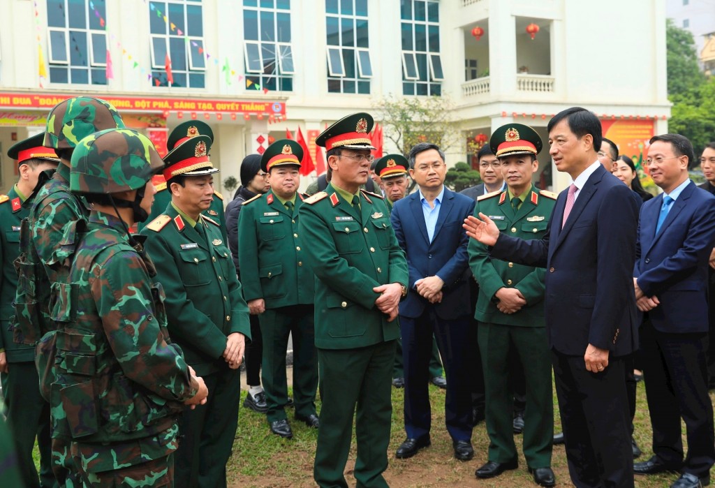 Bí thư Thành ủy Nguyễn Duy Ngọc thăm, chúc Tết Giáo hội Phật giáo Việt Nam và các đơn vị quân đội, công an