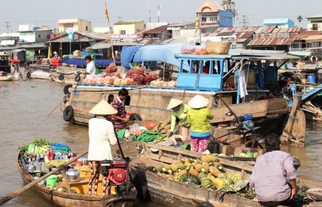 Chợ nổi Cái Răng - mùa xuân trên con nước