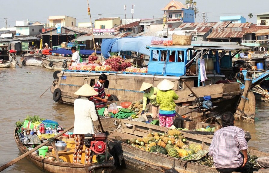 Chợ nổi Cái Răng - mùa xuân trên con nước