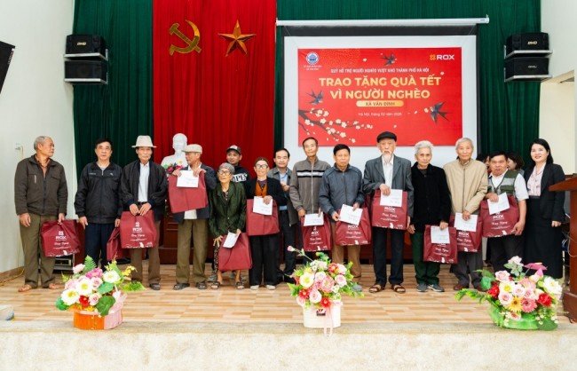 Gói quà Tết nghĩa tình gửi đến những hoàn cảnh khó khăn