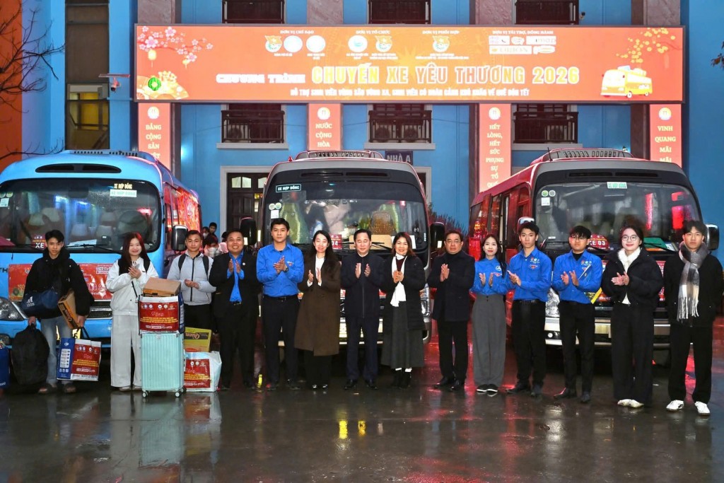 “Chuyến xe yêu thương 2026” hỗ trợ sinh viên về quê đón Tết