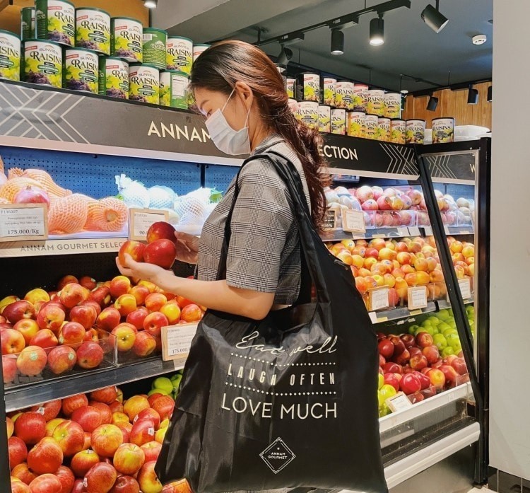 Gia đình cần cân đối ngân sách khi mua sắm thực phẩm hữu cơ