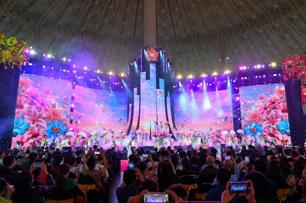 Thủ tướng Phạm Minh Chính dự lễ bế mạc Hội chợ Mùa Xuân