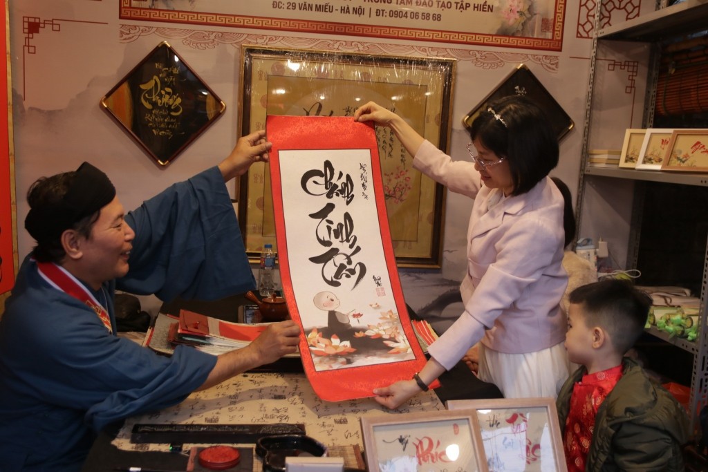 Hội chữ xuân tại Văn Miếu - Quốc Tử Giám